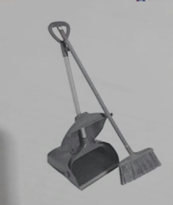 Dust pan tertutup + sapu nilon ( import)