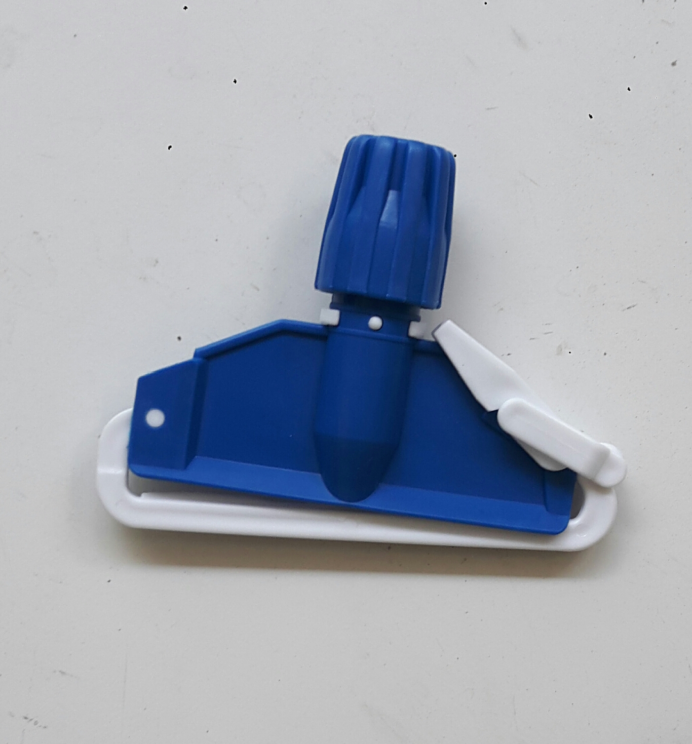 Plastic mop