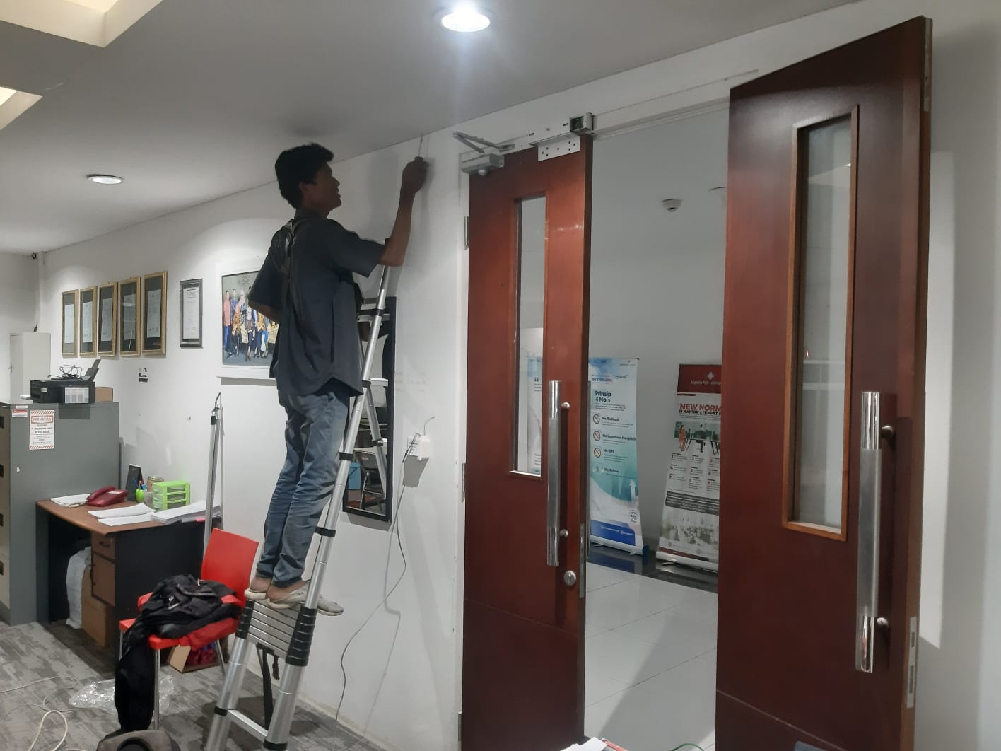 Pemasangan Door Lock